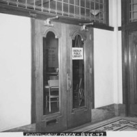 http://www.oberlinlibstaff.com/omeka203/plugins/Dropbox/files/Oberlin_Public_Library_entrance_August_14_1947_2.jpg