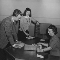 http://www.oberlinlibstaff.com/omeka203/plugins/Dropbox/files/Carnegie_Library_reserve_room_1941.jpg