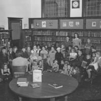 http://www.oberlinlibstaff.com/omeka203/plugins/Dropbox/files/Boys_and_Girls_library_story_hour_1941.jpg